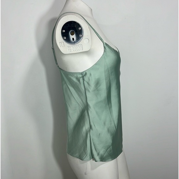 BCBGMAXAZRIA GREEN TOP SIZE S - Picture 4 of 6